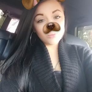 Meet your Posher, Andrea